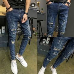 Модные мужские джинсы в ч..