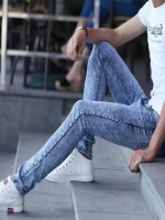 Мужские джинсы в стиле ре..