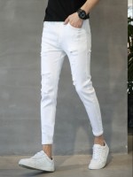 Белые мужские джинсы в ст..