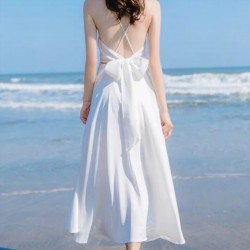 Белое летнее платье с отк..