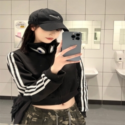 Женский пуловер с высоким..