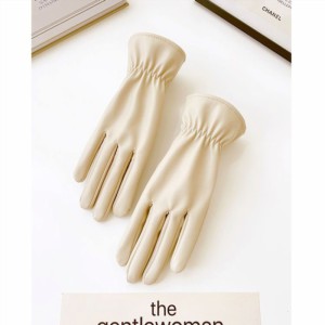 Белые женские перчатки с ..